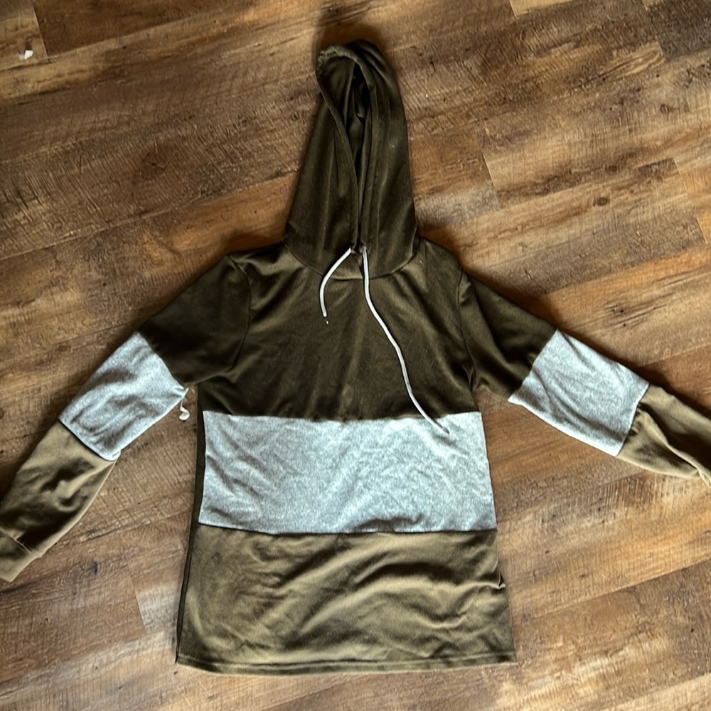Green color block hooded long sleeve shirt